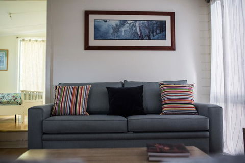Funky Flat On Acreage - Tourism Hervey Bay 1
