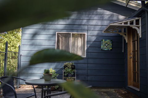 Funky Flat On Acreage - Tourism Hervey Bay 0