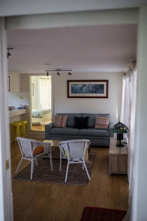 Funky Flat On Acreage - Tourism Hervey Bay 3