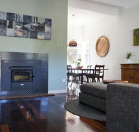 Gallery House Dwellingup - Hervey Bay Accommodation