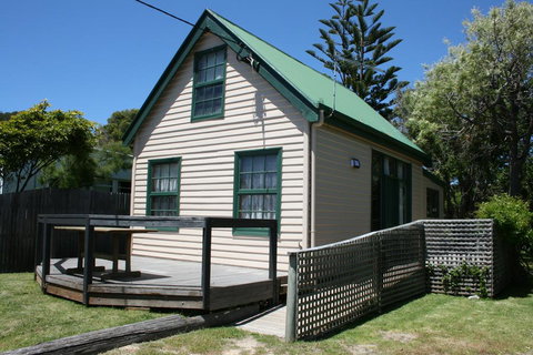 Gaol House Cottages - Hervey Bay Accommodation 3