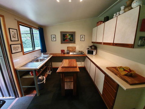 Garden Studio - Hervey Bay Accommodation 2