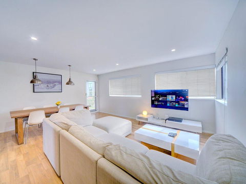 GCHM Beachside Getaway With Netflix & Wi-Fi - Tourism Hervey Bay 0