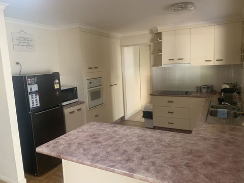 Gin Gin Budget Accommodation - Hervey Bay Accommodation 3