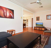 Glandore Estate Vineyard Homestead onsite cellar door  walk to restaurants incl EXP - Hervey Bay Accommodation