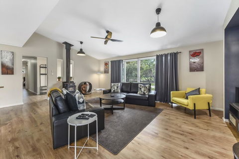 Glen River House - Hervey Bay Accommodation 3