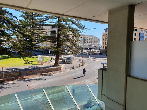 Glenelg Getaway 3 Bedroom Apartment - Hervey Bay Accommodation 1