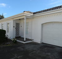 Glenelg Holiday Apartments-Colonial Square - Hervey Bay Accommodation