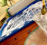 Glenway House Spa Oasis Rockingham - Hervey Bay Accommodation