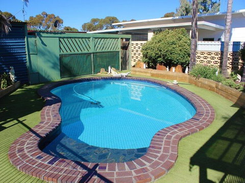 Glossop Motel - Hervey Bay Accommodation 2