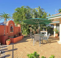 Golden Cane Bed  Breakfast - Hervey Bay Accommodation