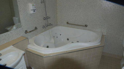 Golden Leaf Motel - Tourism Hervey Bay 1