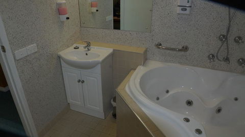 Golden Leaf Motel - Tourism Hervey Bay 3