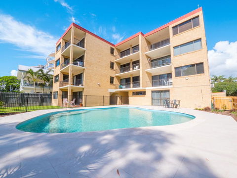 Golden Shores U7, 21 Landsborough Parade - Hervey Bay Accommodation 0