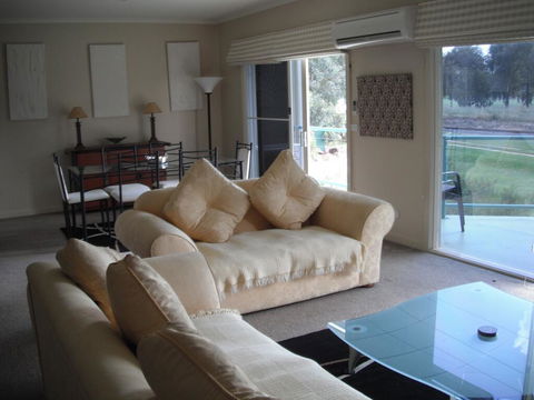 Golf View Apartment 7 - Hervey Bay Accommodation 3