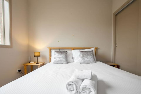 Gorgeous 4BR Home In Point Cook - Hervey Bay Accommodation 2