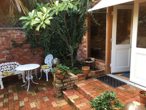 Gorgeous Studio 2 Minutes From The Heart Of Subiaco - Hervey Bay Accommodation 0