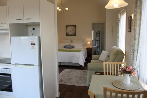 Grace Cottages - Hervey Bay Accommodation 3