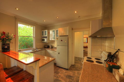 Grace's Spa Cottage - Hervey Bay Accommodation 2