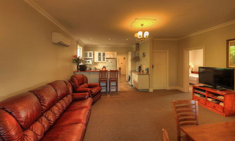 Grace's Spa Cottage - Hervey Bay Accommodation 1