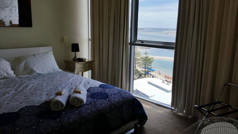 Grand Hotel Ocean View Apartment Labrador - Tourism Hervey Bay 2