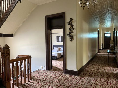 Grand Neath Hotel - Hervey Bay Accommodation 2