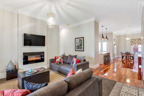 Grandview Accommodation - The Flaxley Apartments - Tourism Hervey Bay 3