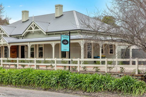 Grandview Accommodation - The Flaxley Apartments - Tourism Hervey Bay 0