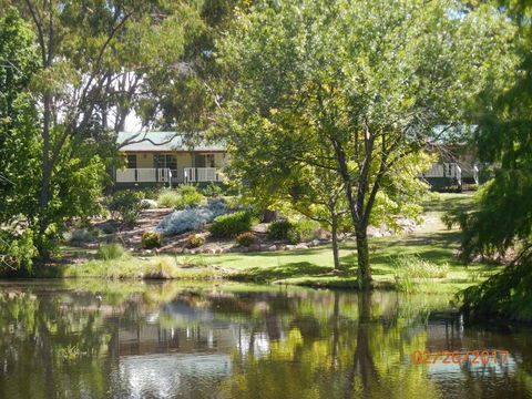 Granite Gardens Cottages & Lake Retreat - Hervey Bay Accommodation 0