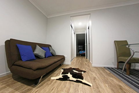 Granny Flat Next To Golf Course - Hervey Bay Accommodation 3