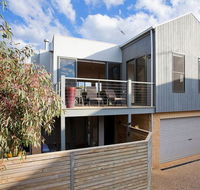 Great Ocean Retreat 5-7 - Hervey Bay Accommodation