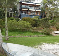 Green Point Lakehouse - Hervey Bay Accommodation