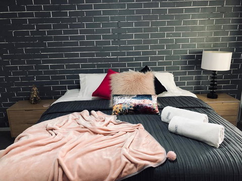 Grey Brick Apartment - Hervey Bay Accommodation 1