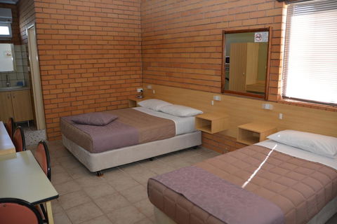 Grong Grong Motor Inn - Hervey Bay Accommodation 2
