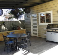 Guesthouse with Pool  BBQ - 10 kms from CBD - Hervey Bay Accommodation