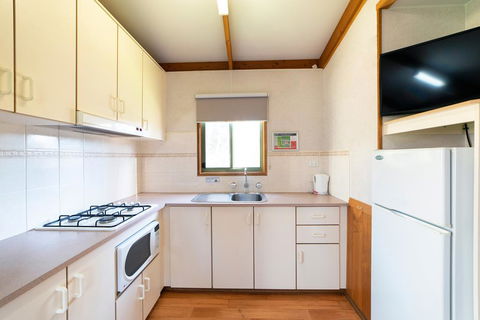 Halls Gap Gardens Caravan Park - Hervey Bay Accommodation 1