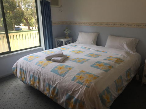 Halls Gap Tavern - Hervey Bay Accommodation 2