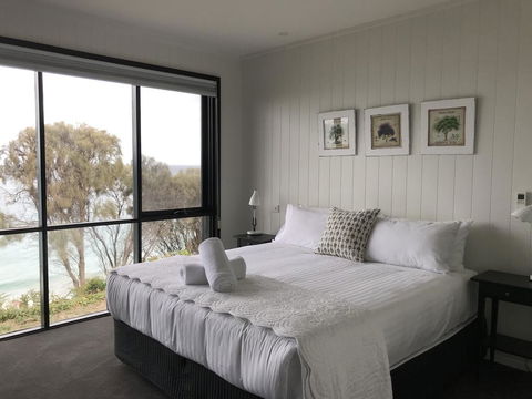 Hamptons On The Bay - Hervey Bay Accommodation 1