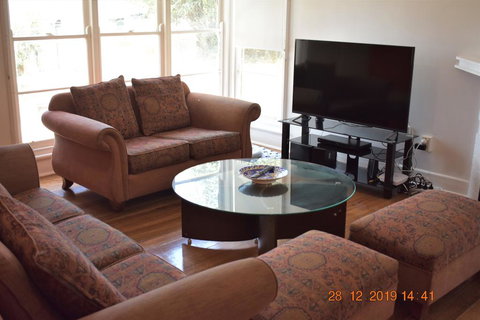 Happy Cozy House For Holidays, Beach, BBQ, Pet Friendly 35kms From CBD In Country Life Style !!! - Hervey Bay Accommodation 2