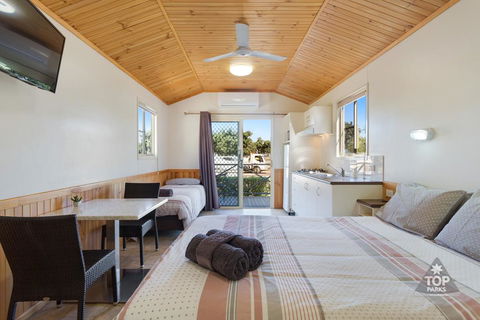Harbour Lights Tourist Park - Hervey Bay Accommodation 1
