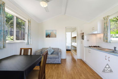 Harbour Lights Tourist Park - Hervey Bay Accommodation 0