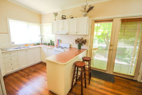 Harrietville Cottage - Hervey Bay Accommodation 1