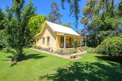 Harrietville Cottage - Hervey Bay Accommodation 0