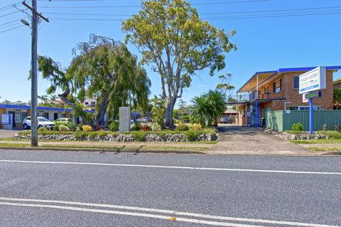 Haven Waters Motel & Apartments - Tourism Hervey Bay 1