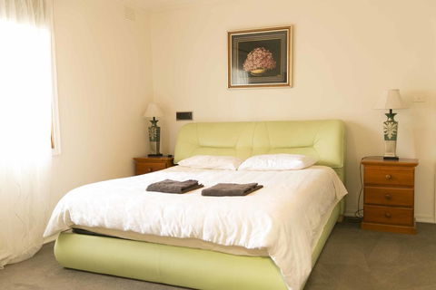 Hawthorn Holiday House - Tourism Hervey Bay 1