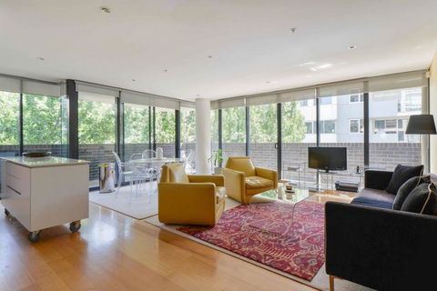 HAZEL Chapel St Socialite. Pool, Spa & Gym - Hervey Bay Accommodation 0