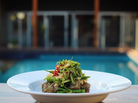 Heathcote Inn - Tourism Hervey Bay 0