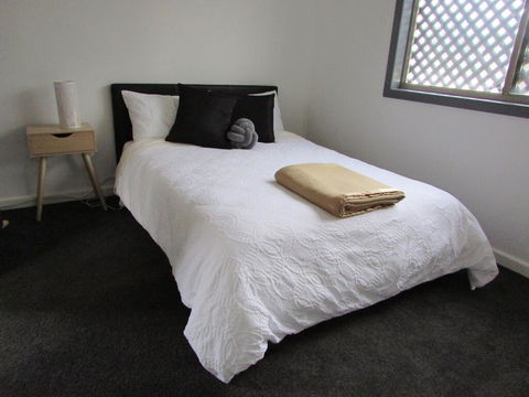 HEATHCOTE SHIRAZ COUNTRY STAYS - Hervey Bay Accommodation 3