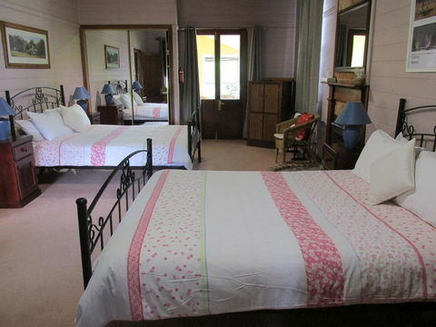 Henry's Cottage - Hervey Bay Accommodation 0