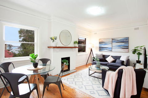 Heritage Home Metres From Manly Beaches And Dining - Tourism Hervey Bay 0